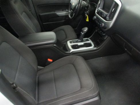 Used 2022 Chevrolet Colorado LT w/ LT Convenience Package image 12