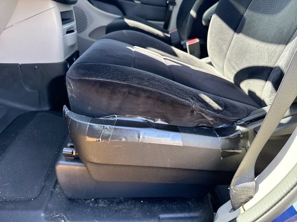 Used 2013 Dodge Grand Caravan SE FWD image 15