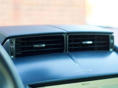 Used 2024 Jaguar F-TYPE R-Dynamic image 31