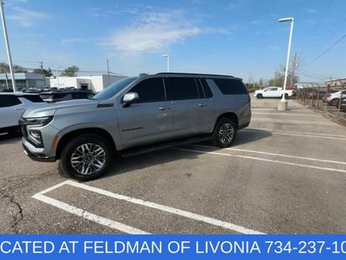 Certified 2025 Chevrolet Suburban Z71 w/ Comfort Package AWD/4WD image 4