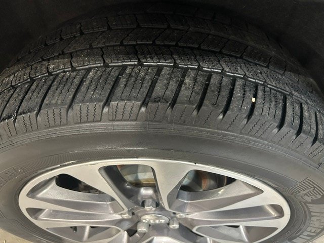 Used 2017 Jeep Grand Cherokee Overland AWD/4WD image 25