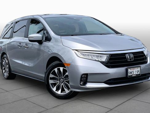 Used 2024 Honda Odyssey EX-L image 2