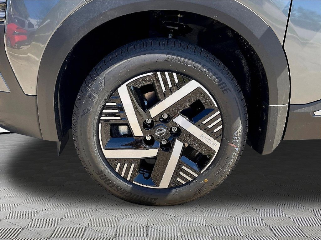 New 2027 Nissan Kicks SV FWD image 13