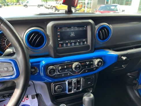 Used 2021 Jeep Gladiator Sport AWD/4WD image 10