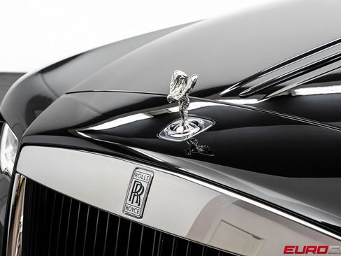 Used 2019 Rolls-Royce Dawn image 12