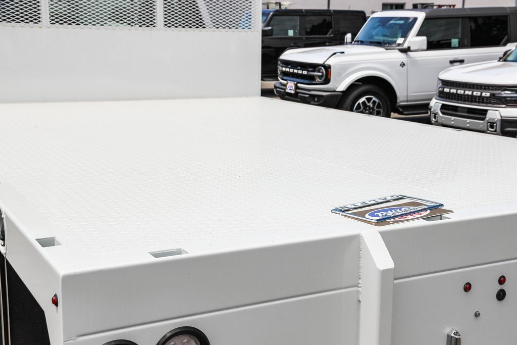 New 2024 Ford F550 Luxury RWD image 8