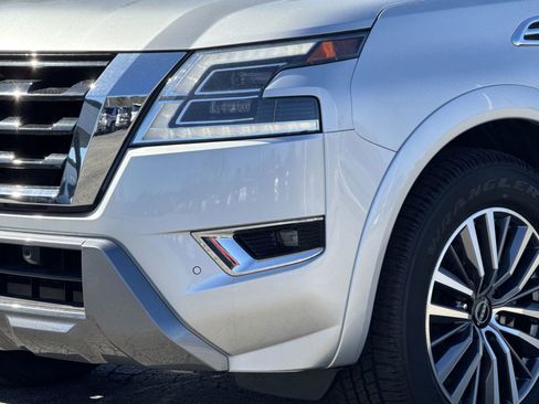 Used 2024 Nissan Armada SL w/ Captain's Chairs Package image 6