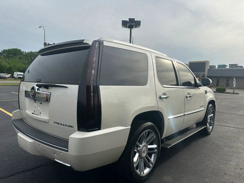 Used 2013 Cadillac Escalade Platinum AWD/4WD image 4