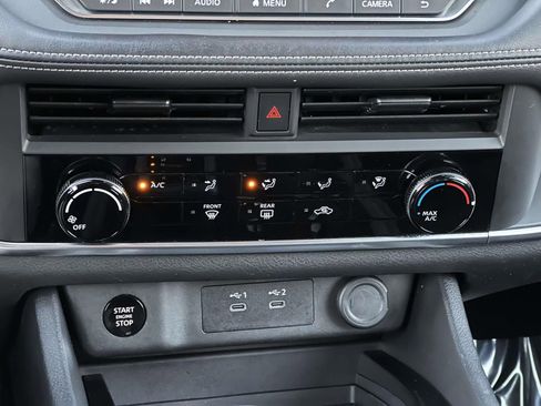 Used 2024 Nissan Rogue S image 20