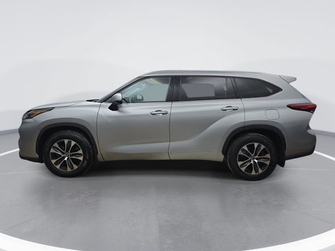 Used 2020 Toyota Highlander XLE FWD image 7