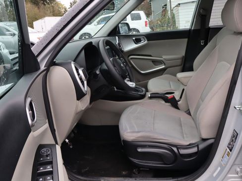 Used 2021 Kia Soul LX image 6