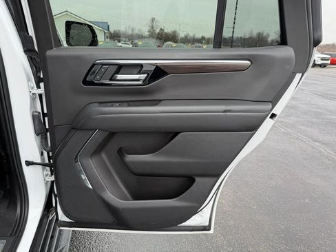 Used 2025 Chevrolet Tahoe LT image 22