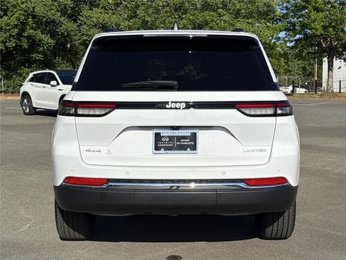 Used 2024 Jeep Grand Cherokee Limited AWD/4WD image 23