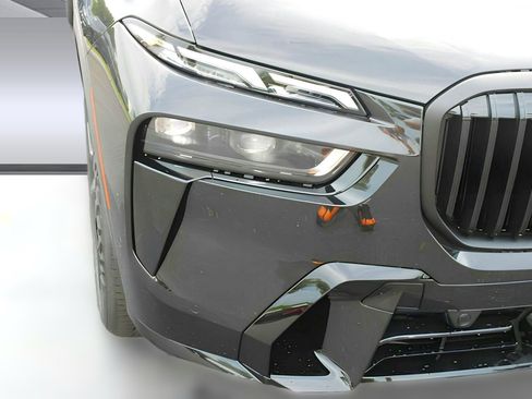 Used 2026 BMW X7 xDrive40i w/ M Sport Package image 11