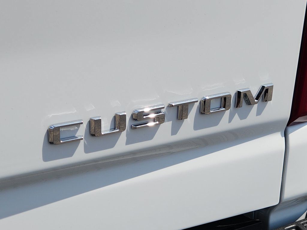 New 2026 Chevrolet Silverado 2500 Custom RWD image 9