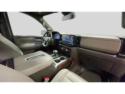 Used 2022 GMC Sierra 1500 SLT w/ SLT Premium Plus Package image 17