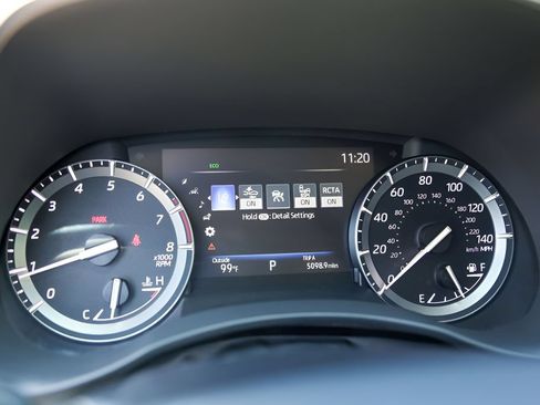 Used 2021 Toyota Highlander XLE FWD image 11