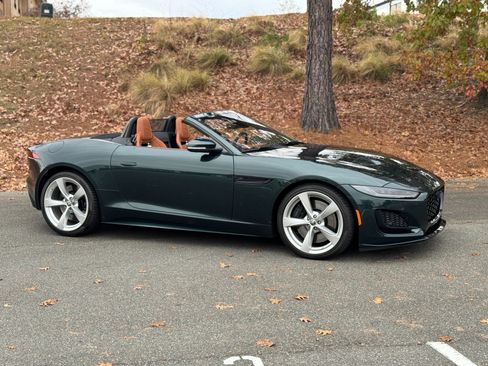 Used 2024 Jaguar F-TYPE R-Dynamic image 15