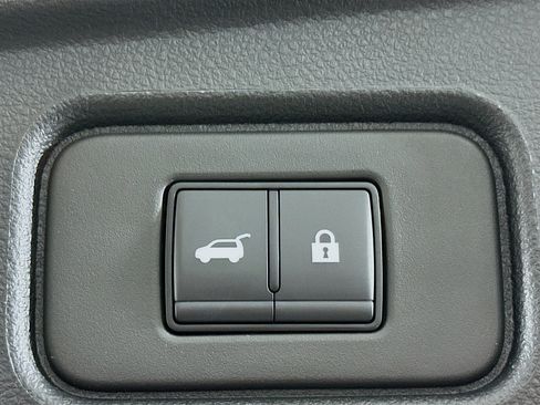 Used 2025 Nissan Pathfinder SL image 31