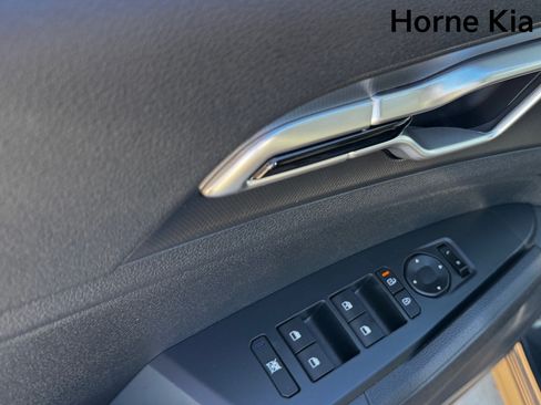 New 2026 Kia Sportage LX FWD image 10