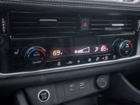 Used 2022 Nissan Rogue SV w/ SV Premium Package image 19