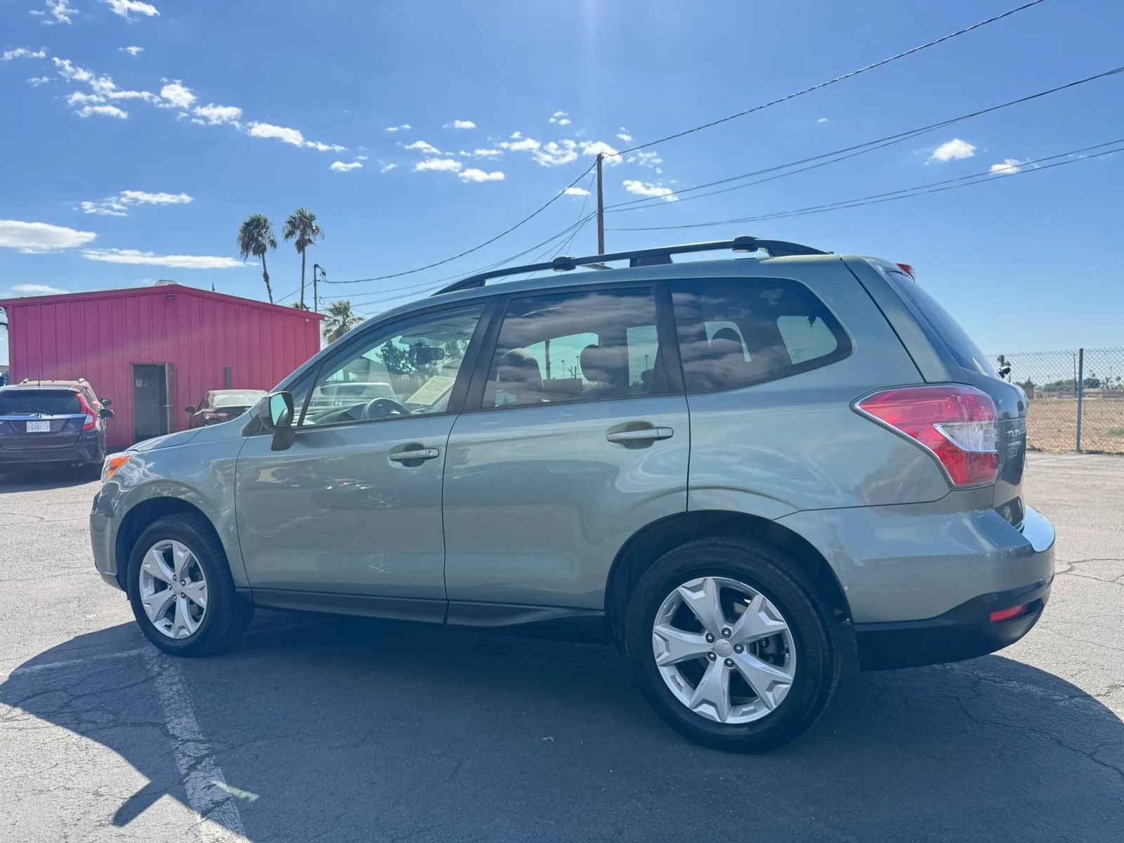 Used 2016 Subaru Forester 2.5i Premium w/ All-Weather Package AWD/4WD image 4