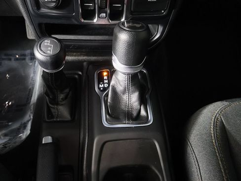 Used 2024 Jeep Wrangler Unlimited Sport AWD/4WD image 42