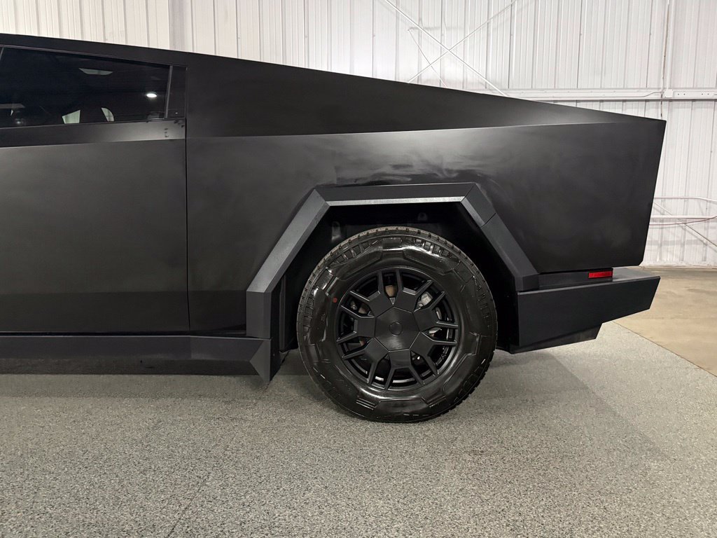 Used 2024 Tesla Cybertruck Cyberbeast AWD/4WD image 13