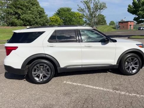 Used 2023 Ford Explorer XLT w/ Equipment Group 202A AWD/4WD image 48