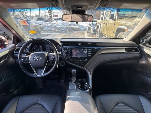 Used 2020 Toyota Camry SE image 32