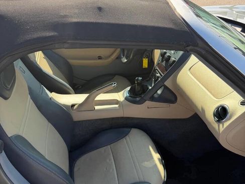 Used 2006 Pontiac Solstice Convertible w/ Premium Package RWD image 19