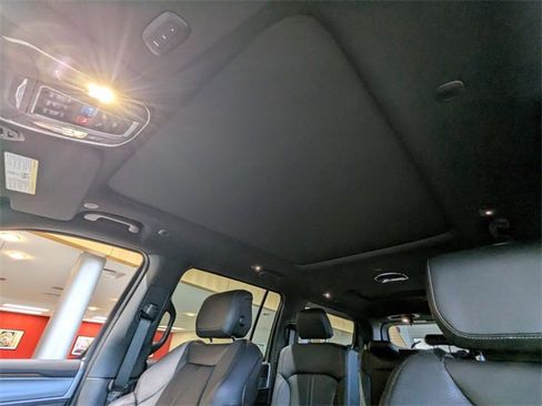 New 2026 Jeep Grand Wagoneer 4WD w/ Premium Group I image 18