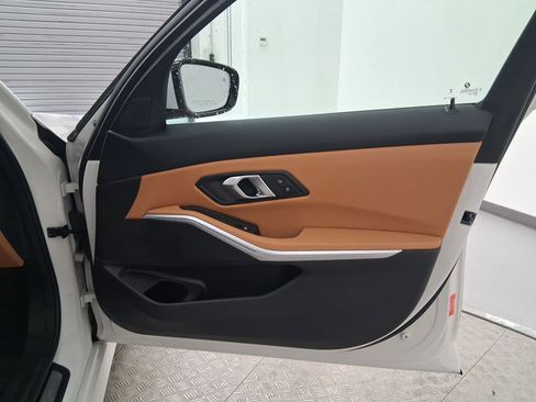 Certified 2024 BMW 330i Sedan w/ Premium Package image 32