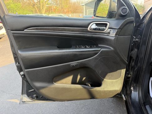Used 2016 Jeep Grand Cherokee Overland image 11
