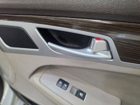 Used 2016 Hyundai Genesis 3.8 RWD image 32