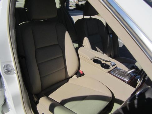 Used 2014 Mercedes-Benz C 250 Sedan image 20