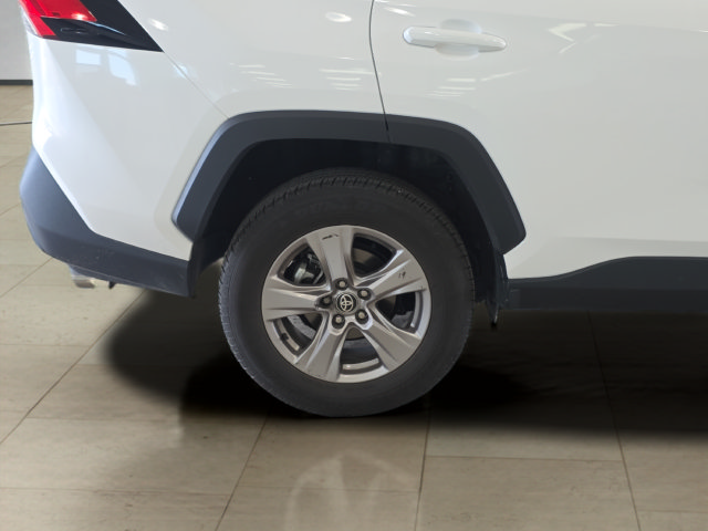 Used 2025 Toyota RAV4 XLE AWD/4WD image 30
