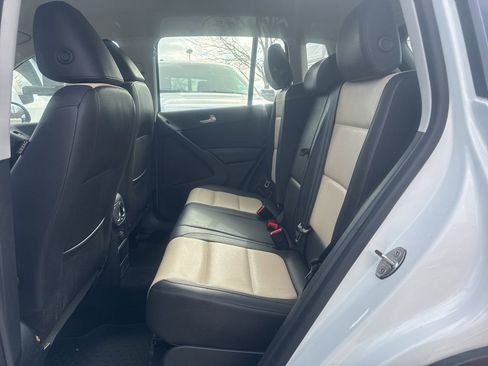 Used 2017 Volkswagen Tiguan Limited image 17