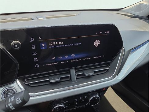 Used 2025 Chevrolet Trax LT FWD image 16