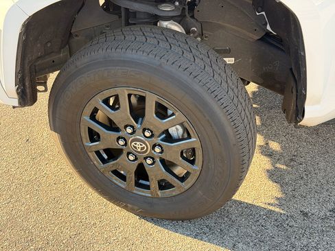 Used 2024 Toyota Tacoma SR image 11