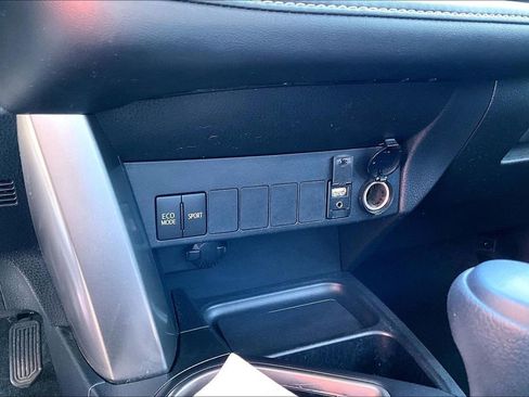 Certified 2018 Toyota RAV4 XLE FWD image 15