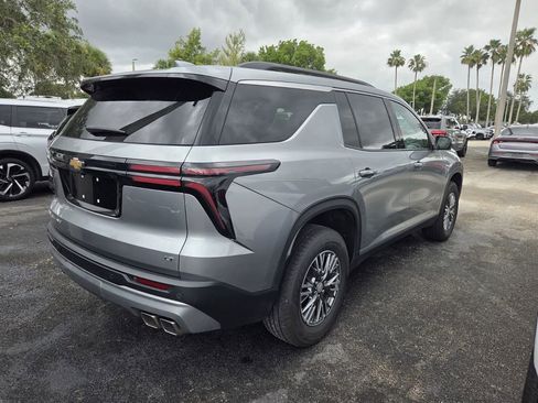 Used 2024 Chevrolet Traverse LT AWD/4WD image 5