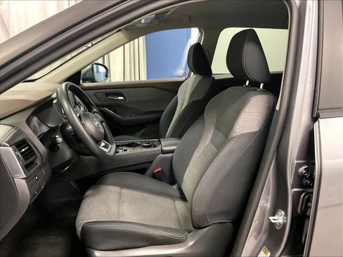 Used 2023 Nissan Rogue SV image 10