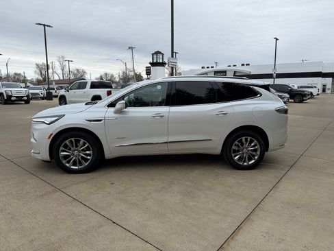 Used 2024 Buick Enclave Avenir w/ Avenir Technology Package image 8