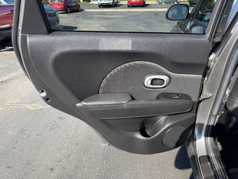Used 2017 Kia Soul w/ Convenience Package FWD image 12