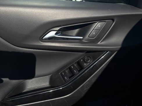 Used 2025 Chevrolet Equinox LT image 7