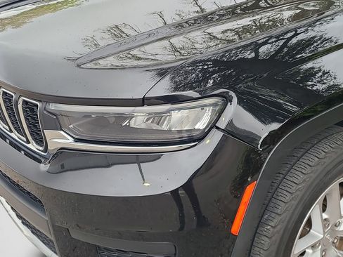 Used 2021 Jeep Grand Cherokee L Laredo w/ Luxury Tech Group I image 32