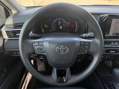 Used 2025 Toyota Camry LE FWD image 13