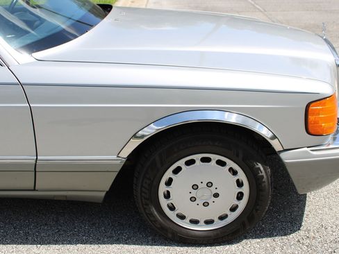 Used 1990 Mercedes-Benz 300 SE image 35