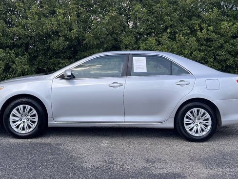 Used 2014 Toyota Camry FWD image 4
